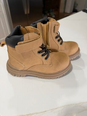 wonder nation Kids Tan Lace-Up Ankle Boots with Black Collar